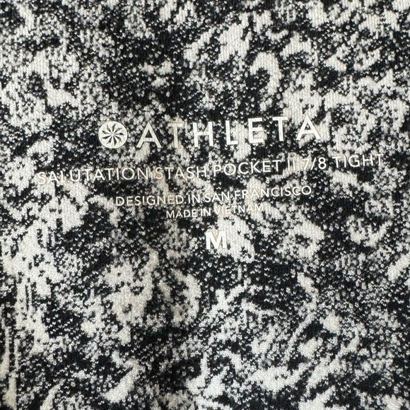 Athleta salutation stash pocket II 7/8 tight leggings size M - Picture 6 of 11